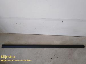 Nya Dörrstripe Peugeot 806 Pris på förfrågan erbjuds av Fa. Klijnstra & Zn. VOF