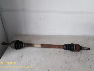 Begagnade Drivaxel, höger fram Peugeot 207 SW (WE/WU) 1.4 16V Vti Pris på förfrågan erbjuds av Fa. Klijnstra & Zn. VOF