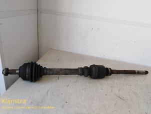 Gebruikte Aandrijfas rechts-voor Peugeot 406 (8B) 1.8 16V Prijs op aanvraag aangeboden door Fa. Klijnstra & Zn. VOF