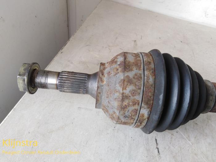 Drivaxel, höger fram från en Citroën C5 II Break (RE) 2.0 HDiF 16V 2006