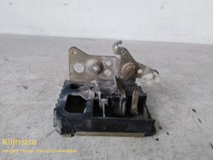 Gebruikte Deurslot Cilinder rechts Peugeot Boxer (230L) 2.5D 320M 12V Prijs op aanvraag aangeboden door Fa. Klijnstra & Zn. VOF