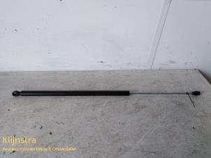 Begagnade Gasfjäder, höger bak Citroen Berlingo Cinqspace, Multispace 1.4 Multispace Kat. Pris på förfrågan erbjuds av Fa. Klijnstra & Zn. VOF