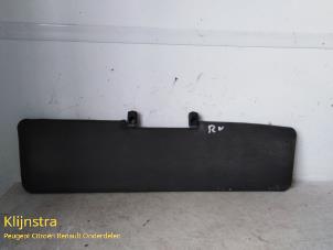 Używane Oslona przeciwsloneczna Citroen C25 2.5 TD Cena na żądanie oferowane przez Fa. Klijnstra & Zn. VOF