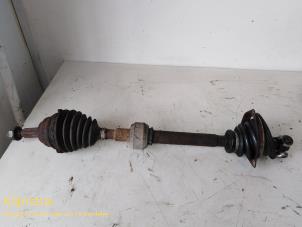 Gebruikte Aandrijfas links-voor Renault Laguna I (B56) 1.8 Prijs op aanvraag aangeboden door Fa. Klijnstra & Zn. VOF