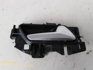 Begagnade Dörrhandtag, 4-dörrars, höger fram Peugeot 508 (F3/FB/FH/FP) Pris € 26,00 Marginaltabell erbjuds av Fa. Klijnstra & Zn. VOF