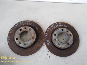 Używane Tarcza hamulcowa tyl Peugeot 308 (L3/L8/LB/LH/LP) Cena na żądanie oferowane przez Fa. Klijnstra & Zn. VOF