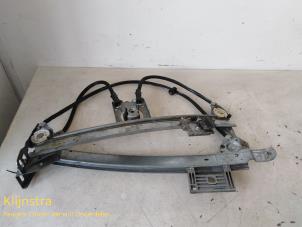 Gebruikte Raammechaniek 2Deurs rechts-voor Renault Megane Prijs op aanvraag aangeboden door Fa. Klijnstra & Zn. VOF