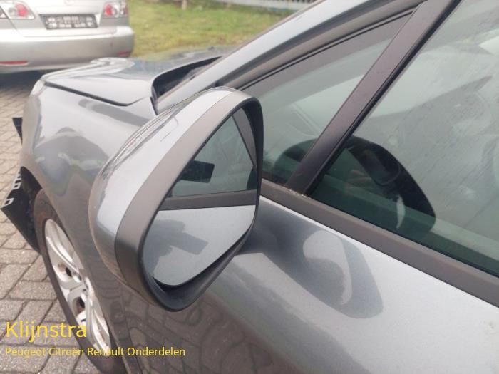 Spiegel Buiten links van een Citroën C5 III Berline (RD) 1.6 16V THP 155 2011