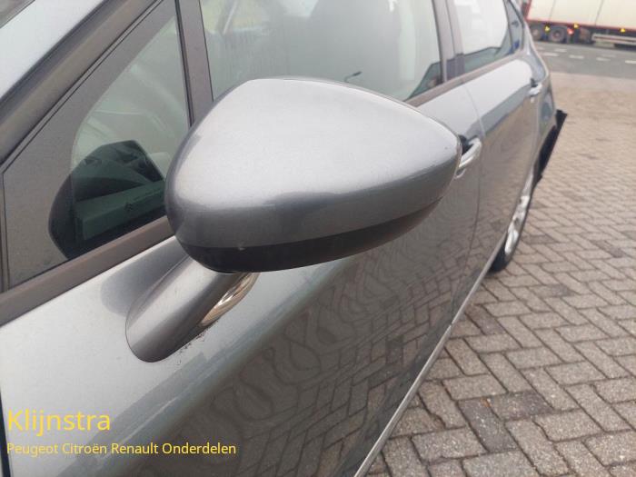 Spiegel Buiten links van een Citroën C5 III Berline (RD) 1.6 16V THP 155 2011