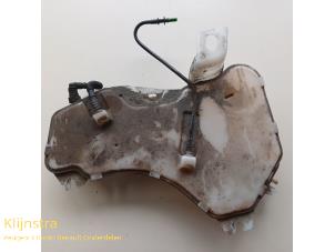 Używane Zbiornik dodatkowy Citroen C5 II Break (RE) 1.6 HDiF 16V Cena € 125,00 Procedura marży oferowane przez Fa. Klijnstra & Zn. VOF