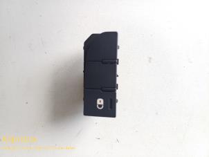 Gebruikte Schakelaar Citroen C5 III Berline (RD) 1.6 16V THP 155 Prijs op aanvraag aangeboden door Fa. Klijnstra & Zn. VOF