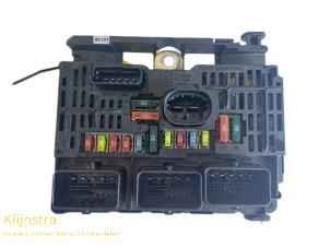 Begagnade Säkringsbox Peugeot 407 (6D) 1.6 HDi 16V Pris på förfrågan erbjuds av Fa. Klijnstra & Zn. VOF