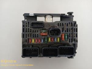 Begagnade Säkringsbox Citroen C6 (TD) 2.7 HDiF V6 24V Pris på förfrågan erbjuds av Fa. Klijnstra & Zn. VOF