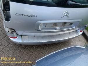 Begagnade Bakre stötfångare Citroen C8 (EA/EB) 2.2 HdiF 16V Pris på förfrågan erbjuds av Fa. Klijnstra & Zn. VOF