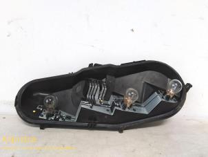 Gebruikte Fitting Achterlicht links Peugeot 107 1.0 12V Prijs € 29,00 Margeregeling aangeboden door Fa. Klijnstra & Zn. VOF
