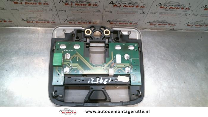 Innerbelysning, fram från en Volvo V70 (SW) 2.4 D5 20V 2002