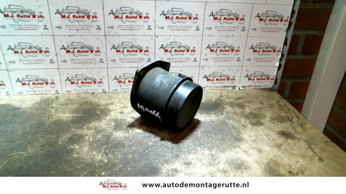 Luftflödesmätare från en Cadillac Seville (K-body) 4.6 STS/North Star V8 32V 2001