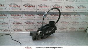 Gebruikte Portierslot Mechaniek 4Deurs links-voor Volvo V50 (MW) 2.0 D 16V Prijs op aanvraag aangeboden door Autodemontage M.J. Rutte B.V.