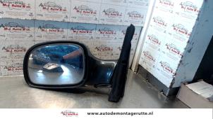O84821 Gebruikte spiegel buiten links Chrysler Voyager
