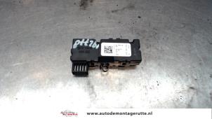 Gebruikte Stuurhoek sensor Volkswagen Passat Variant (3C5) 2.0 TDI 16V 140 Prijs op aanvraag aangeboden door Autodemontage M.J. Rutte B.V.