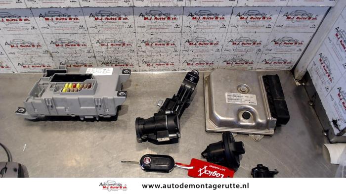 Gebruikte Set Cilindersloten (compleet) Fiat Punto Evo O82117