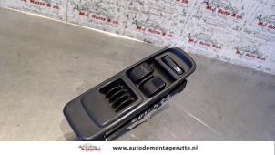 O109541 Gebruikte combischakelaar ramen Daihatsu Sirion