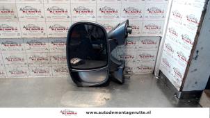O84496 Gebruikte spiegel buiten links Opel Vivaro