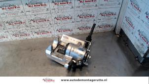 Begagnade Bakre bromsok, vänster Volkswagen Lupo (6X1) 1.4 FSi 16V Pris på förfrågan erbjuds av Autodemontage M.J. Rutte B.V.