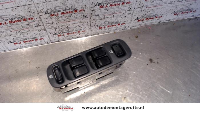 Gebruikte Schakelblok ruiten Suzuki Liana O109654