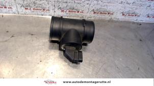 Begagnade Luftflödesmätare Opel Astra H (L48) 1.6 16V Twinport Pris på förfrågan erbjuds av Autodemontage M.J. Rutte B.V.