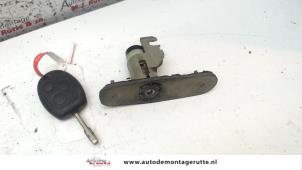 Begagnade Låscylinder bak Ford Focus 1 Wagon 2.0 16V Pris på förfrågan erbjuds av Autodemontage M.J. Rutte B.V.