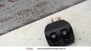 O109238 Gebruikte schakelblok ruiten Peugeot 206