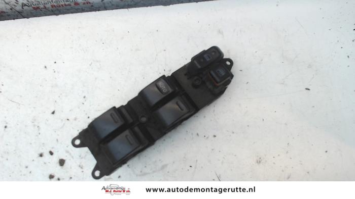 Gebruikte Schakelblok ruiten Toyota Avensis O109678