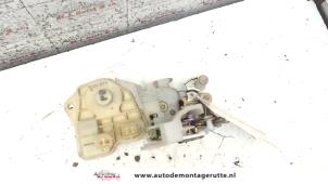 Gebruikte Slotmechaniek Portier 4Deurs rechts-achter Honda Jazz (GD/GE2/GE3) 1.3 i-Dsi Prijs op aanvraag aangeboden door Autodemontage M.J. Rutte B.V.