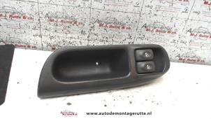 O109274 Gebruikte combischakelaar ramen Renault Megane Scenic