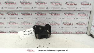 Gebruikte Deurslot Mechaniek 2Deurs links Opel Corsa C (F08/68) 1.0 12V Twin Port Prijs op aanvraag aangeboden door Autodemontage M.J. Rutte B.V.
