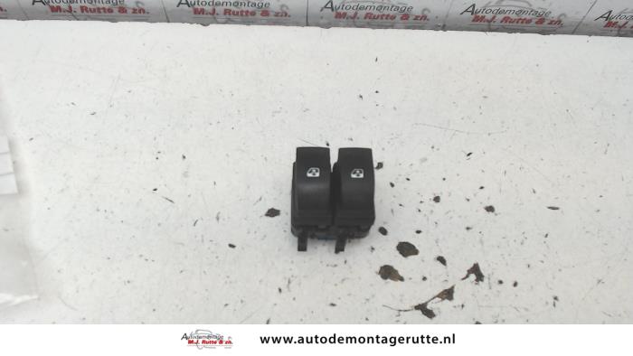 Gebruikte Combischakelaar ramen Opel Vivaro O108596