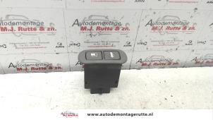 Begagnade Spak, baklucka Kia Sorento I (JC) 2.5 CRDi 16V Pris på förfrågan erbjuds av Autodemontage M.J. Rutte B.V.