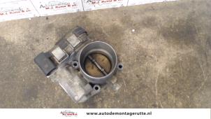 Gebruikte Gasklephuis Volkswagen Golf V (1K1) 1.6 FSI 16V Prijs € 50,00 Margeregeling aangeboden door Autodemontage M.J. Rutte B.V.