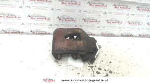 O111993 Gebruikte remklauw (tang) links-voor Volkswagen Golf