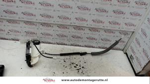Gebruikte Portierslot Mechaniek 4Deurs links-voor Peugeot Partner Tepee (7A/B/C/D/E/F/G/J/P/S) 1.6 16V Phase 1 Prijs op aanvraag aangeboden door Autodemontage M.J. Rutte B.V.