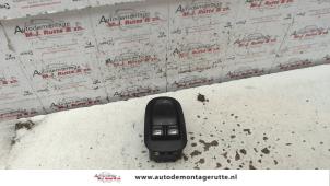 O109241 Gebruikte schakelblok ruiten Peugeot 206