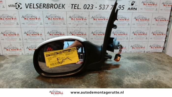 Gebruikte Spiegel Buiten links Peugeot 206 O85233