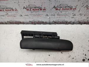 Begagnade Dörrhandtag, 4-dörrars, höger fram Citroen Xsara Picasso (CH) 1.8 16V Pris på förfrågan erbjuds av Autodemontage M.J. Rutte B.V.