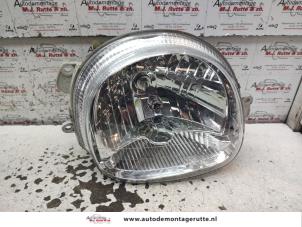 Gebruikte Koplamp rechts Renault Twingo (C06) 1.2 Prijs op aanvraag aangeboden door Autodemontage M.J. Rutte B.V.
