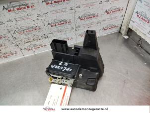 Gebruikte Deurslot Mechaniek 4Deurs links-achter Ford Fusion 1.6 16V Prijs op aanvraag aangeboden door Autodemontage M.J. Rutte B.V.