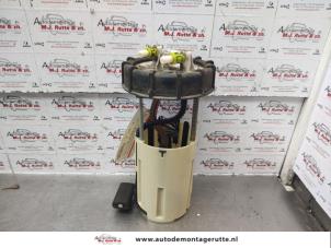 Używane Elektryczna pompa paliwa Honda Accord (CH) 1.8i 16V S,LS Cena na żądanie oferowane przez Autodemontage M.J. Rutte B.V.