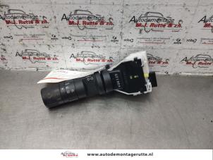 Begagnade Indikatorbrytare Nissan Qashqai (J10) 2.0 16V Pris på förfrågan erbjuds av Autodemontage M.J. Rutte B.V.