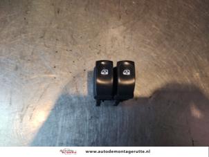 O143966 Gebruikte combischakelaar ramen Renault Twingo