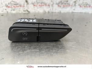 Gebruikte ASR schakelaar Ford Focus 3 Wagon 1.0 Ti-VCT EcoBoost 12V 125 Prijs € 15,00 Margeregeling aangeboden door Autodemontage M.J. Rutte B.V.